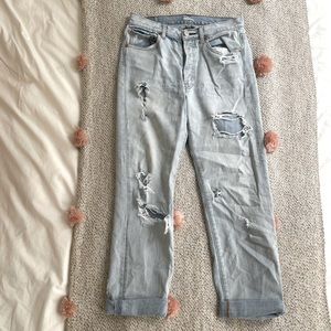 BDG light wash distressed straight leg jean